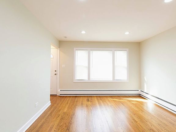 3rd image of 3007 Jackson St