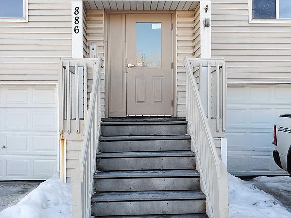 2nd image of 884 Wescott Sq #104