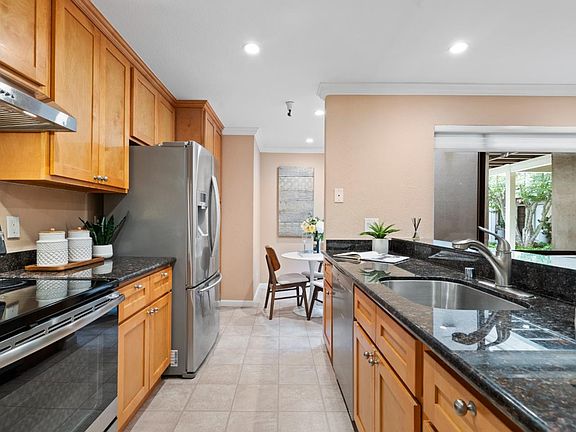 5th image of 449 Alberto Way Unit C136