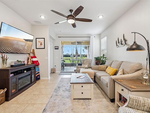 5th image of 2448 Palm Tree Dr
