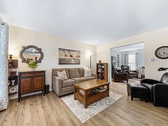 2nd image of 2355 Prescott Dr