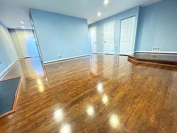 3rd image of 13511 Apple Barrel Ct