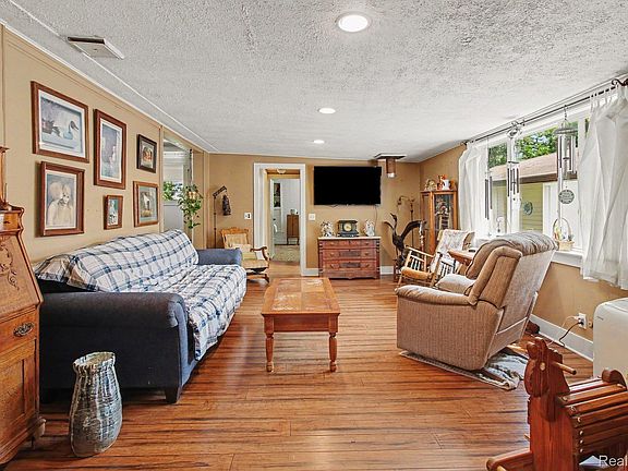 4th image of 521 Cherokee Bend Dr