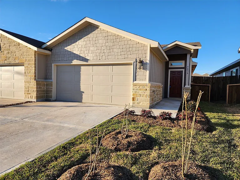 9836 Grosbeak Ln — Photo 2
