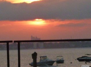 75 Middle Neck Rd, Great Neck, NY 11021