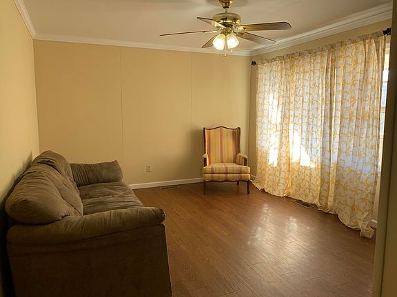 2nd image of 1254 Pine Ave
