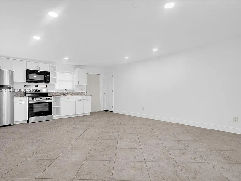 1041 NE 9th Ave #A1 — Photo 14