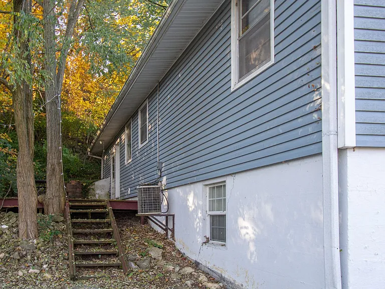 1814 Sunrise Dr — Photo 3