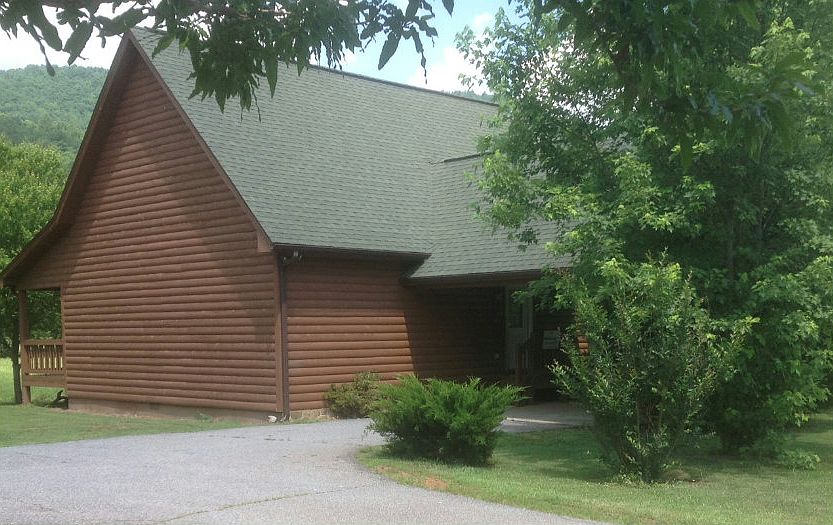 1st image of 3560 Riverfront Ln