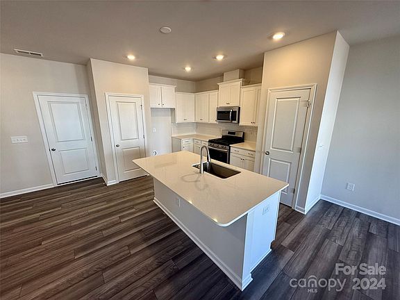 2nd image of 9760 Inkberry Dr