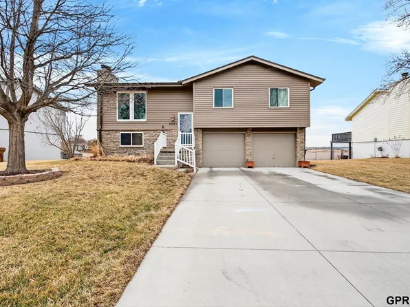 5201 Galloway St, Omaha, NE 68157