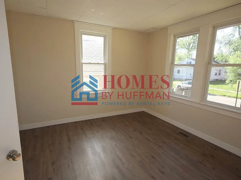638 Jackson Ave — Photo 12