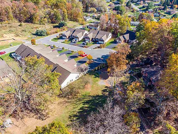 2nd image of 908 Clemmer Ln