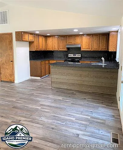 512 S Kearney Pl — Photo 8
