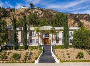20047 Chapter Dr, Woodland Hills, CA 91364