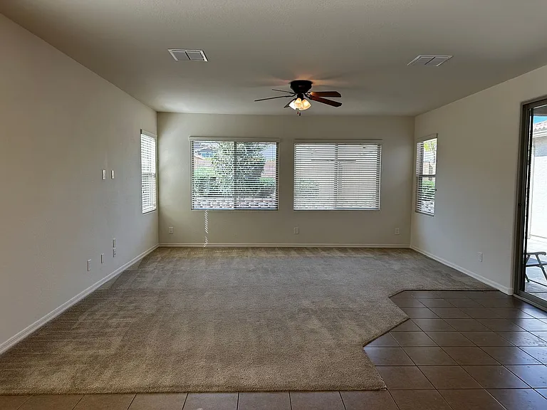 18618 W Mountain View Rd — Photo 11