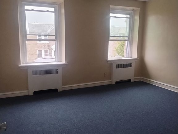 4th image of 4038 E Roosevelt Blvd #2