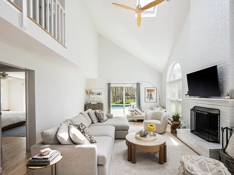 4 Rosemaries Ln — Photo 14