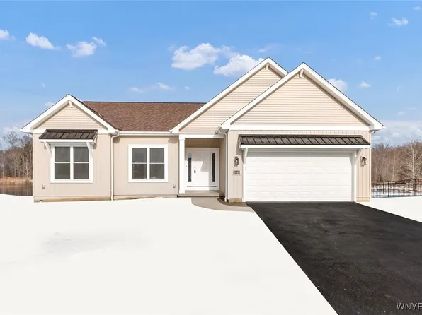 3448 Cedar Valley Way, Hamburg, NY 14075