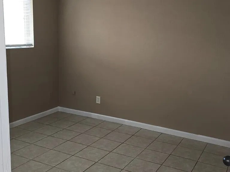 8437 W Roma Ave — Photo 14