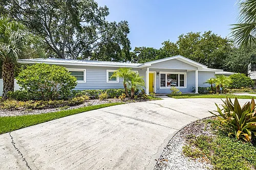 4200 W Beachway Dr Photo 1