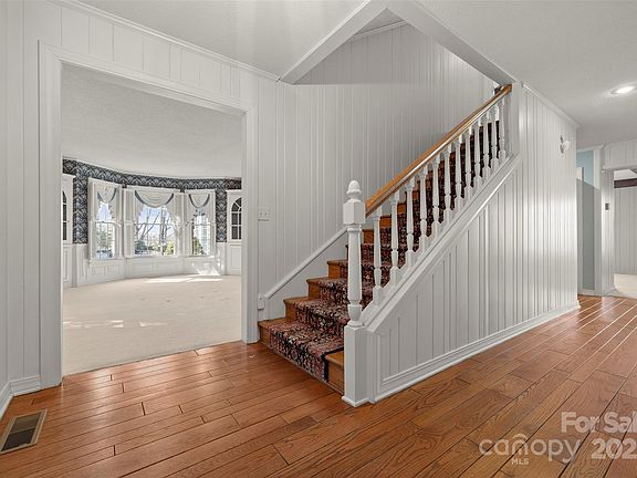 5th image of 2863 El Miner Dr