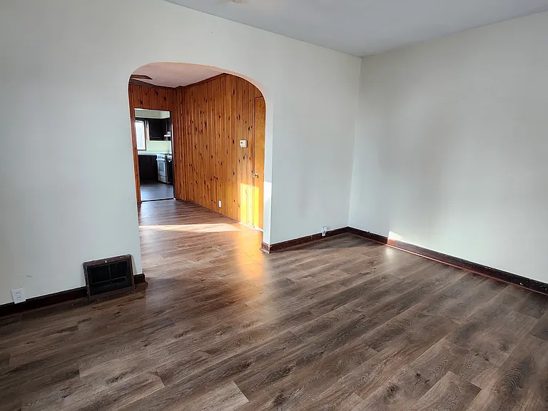 2259 Schroeder St — Photo 4