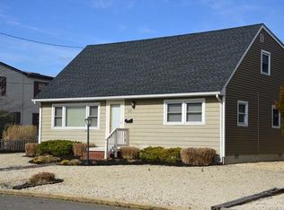 315 W 4th St, Ship Bottom, NJ 08008