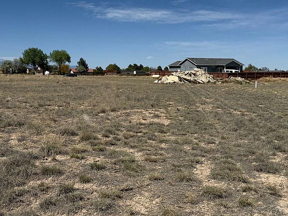 3rd image of 583 E Woodleaf Dr