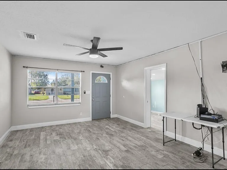 405 Poinciana Cir #1 — Photo 6