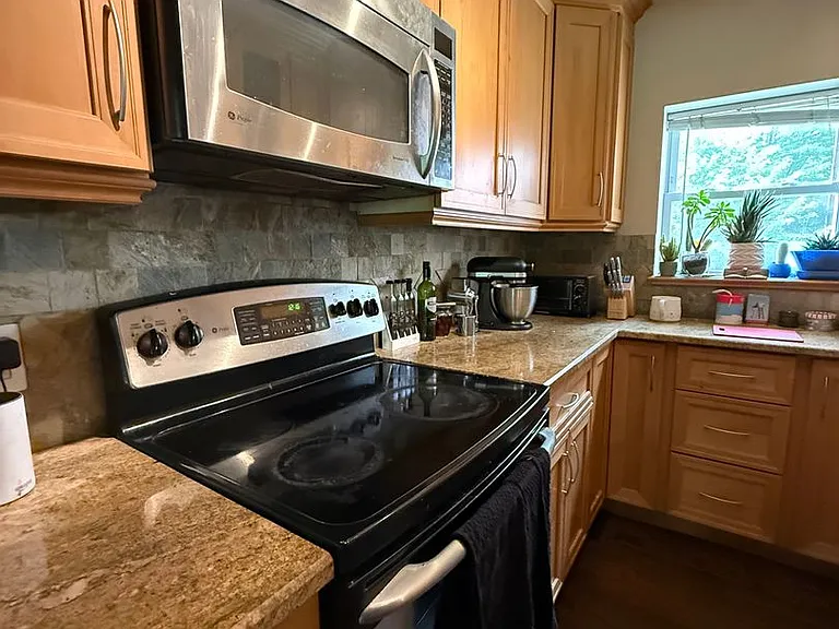 148 Newton St #2 — Photo 2
