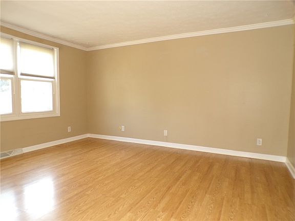 4th image of 118 Whitney Dr