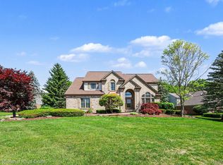 1432 Oakmont Ct, Lake Orion, MI 48362
