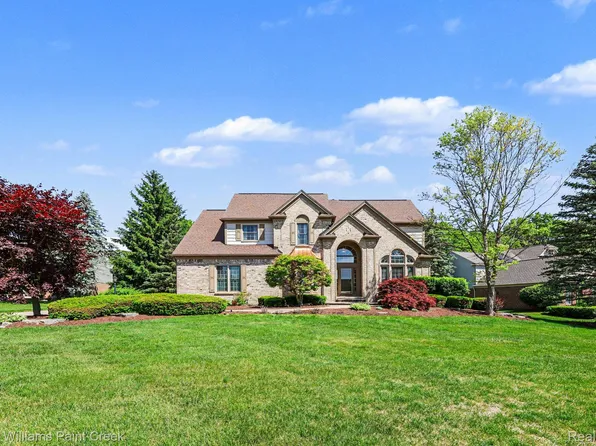 1432 Oakmont Ct, Lake Orion, MI 48362