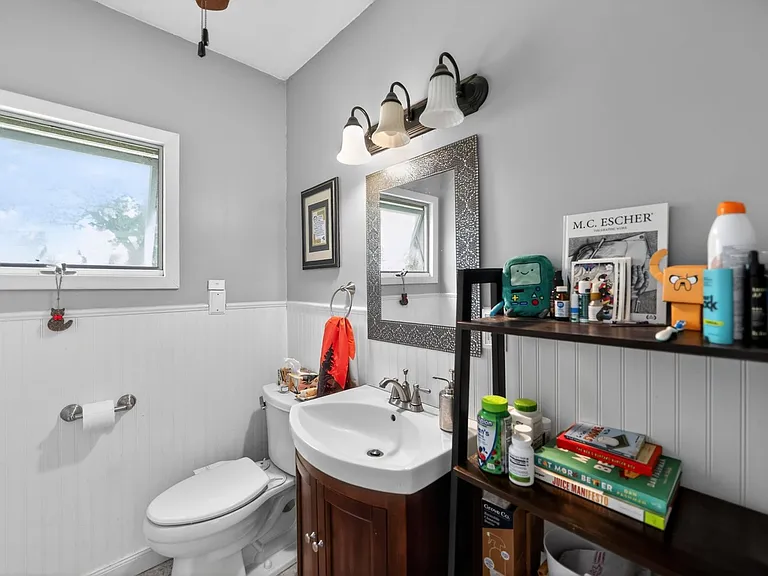 151 Wolcott Ave — Photo 18