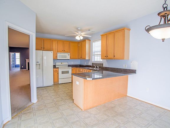 5th image of 315 Legacy Oaks Cir