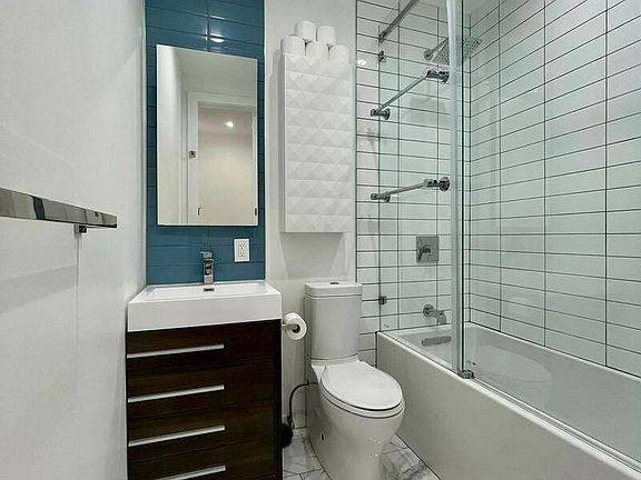 5th image of 450 Franklin Ave #2B