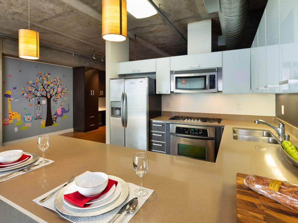 1st image of 645 W 9th St APT 426