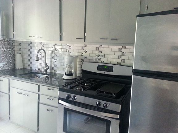 4th image of 456 Eastmoor Blvd