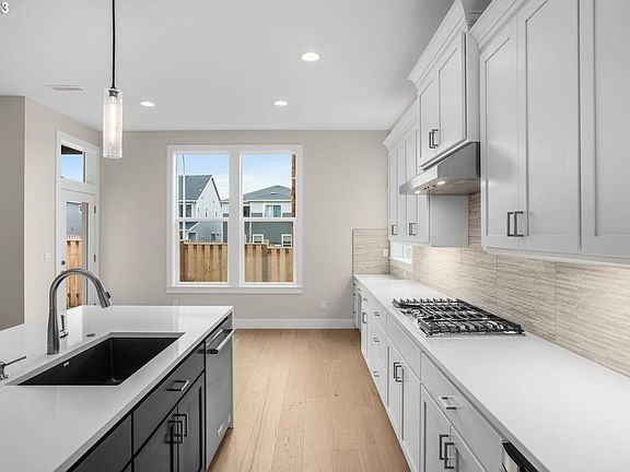 4th image of 11920 NW Thelin Ln