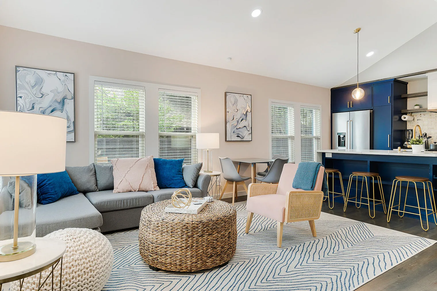 2 bed, 2.0 bath, 1140 sqft, $3,817 — Photo 1