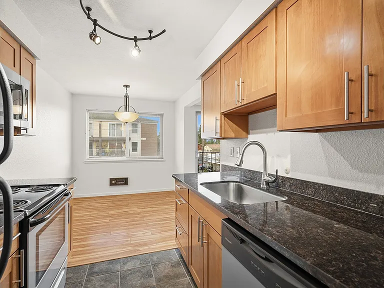 Park Place Apartments — Photo 17