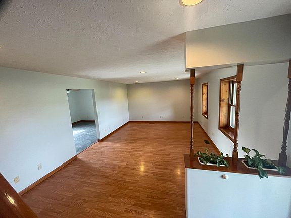 4th image of 3779 N Taylorsville Rd