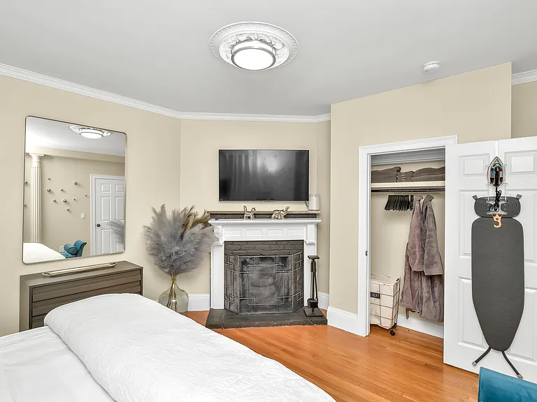 10 Pierce Ave #1 — Photo 11