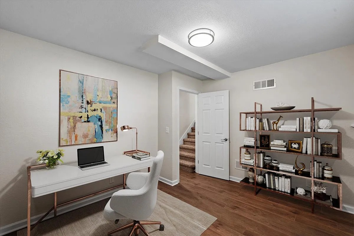 3 bed, 1100 sqft, $1,850 — Photo 2