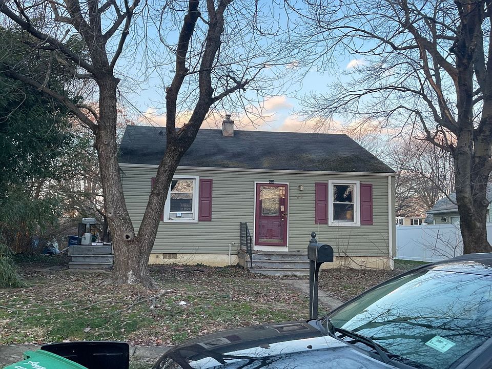 1st image of 69 Dixon Ave