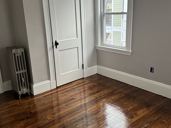 4th image of 97 Williams St APT 3
