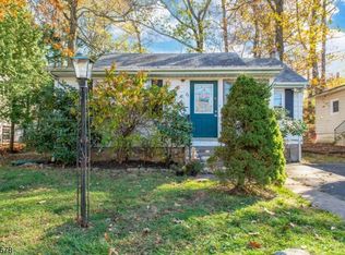 23 Cherokee Ave, Rockaway, NJ 07866