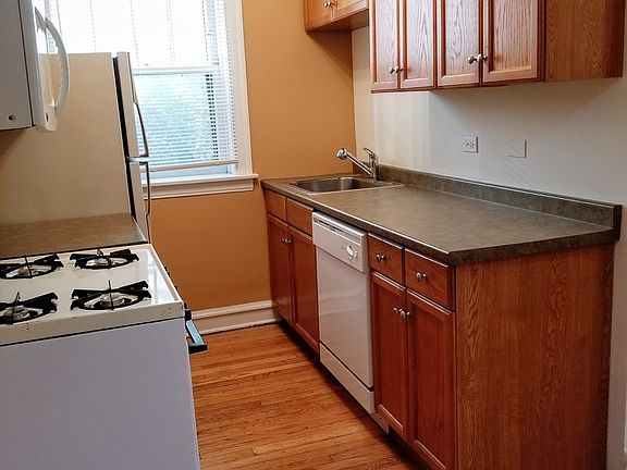 3rd image of 4891 N Hermitage Ave #A