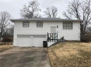 912 Colbern Dr, Belton, MO 64012